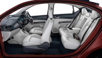 Tata Tigor EV baru mendapat banyak tambahan fitur pintar atau smart features yang memudahkan pengendara, misalnya Leatherette upholstery, Leather-wrapped steering wheel, Rain Sensing wipers, Auto Headlamps and Cruise Control.Bukan hanya itu, pabrikan juga menanamkan teknologi canggih lainnya seperti Multi-Mode Regen, Connected Car Technology- Zconnect, Smartwatch Connectivity, iTPMS dan Tyre Puncture Repair Kit. Seluruhnya bakal hadir di semua varian yang tersedia. Foto: Tata Motors.
