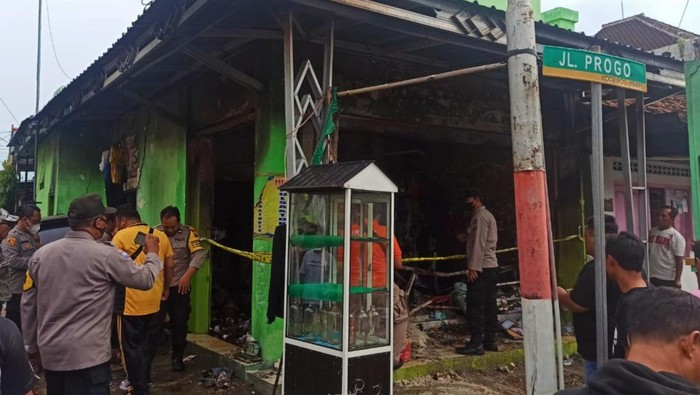 toko sembako di banyuwangi ludes terbakar