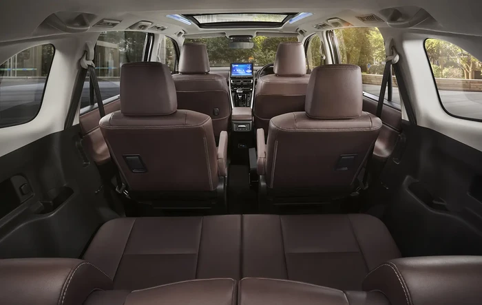 Toyota Innova HyCross Toyota Innova HyCross