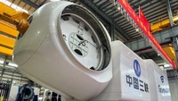 Turbin angin itu berkapasitas 16 megawatt.