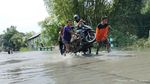 Potret Warga Bojonegoro Dua Hari Terendam Banjir