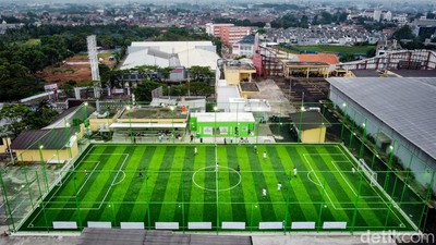 Seru Nih, Main Mini Soccer di Rooftop Mal Tangerang