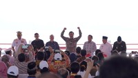 Luhut juga meminta Kementerian Pariwisata dan Ekonomi Kreatif, Kementerian Perdagangan, dan pemerintah daerah untuk terus memaksimalkan potensi Tidore pascapenyelenggaraan Sail Tidore 2022.