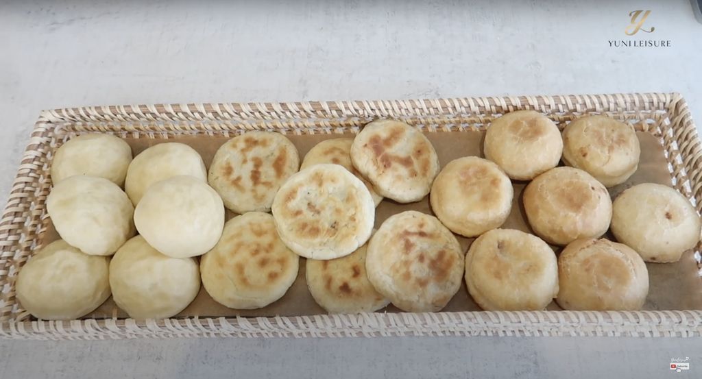 bule cicip roti kampung