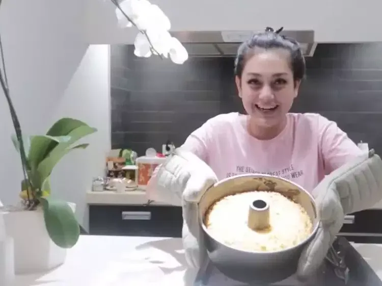 Potret Dapur Celine Evangelista yang Minimalis dan Serba Putih