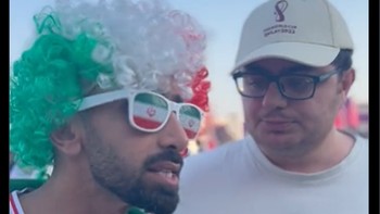 Adapun pertanyaan unik dari fans Iran yang menanyakan keberadaan Gareth Bale. Where is Gareth Bale? Di mana kamu? Kami tidak melihatmu hari ini, kata fans Iran. Foto: (Twitter).