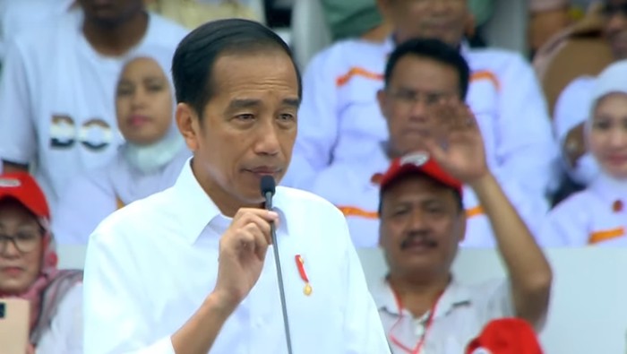 Jokowi memberi sambutan dalam acara Gerakan Nusantara Bersatu yang digelar di Stadion Gelora Buing Karno (GBK) Jakarta (YouTube Nusantara Bersatu)