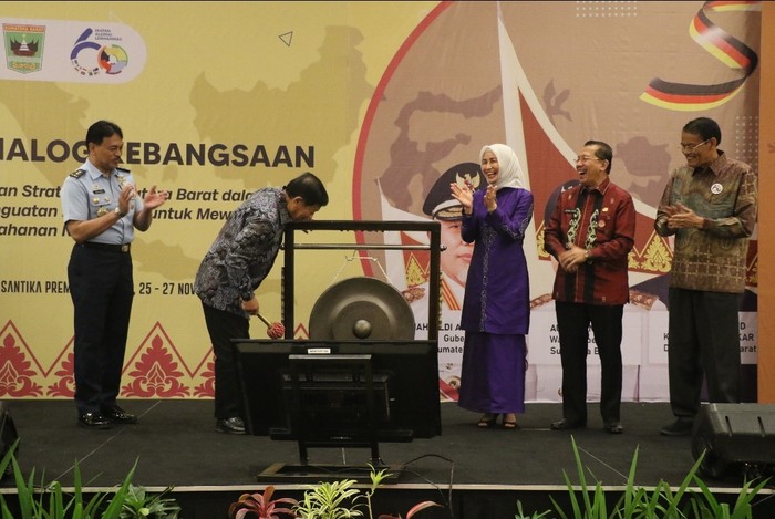 Kepala Kesbangpol Sumbar Ajak Warga Perkuat Demokrasi di Indonesia