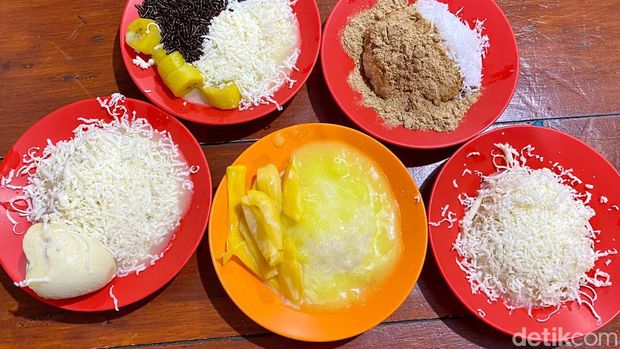 Legendaris di Batu! Gurih Pulen Pos Ketan Legenda Sudah Ada Sejak 1967