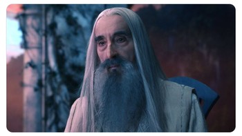 Saruman, penjahat dari cerita The Lord of The Rings putih juga nih rambutnya. Foto: (Twitter)