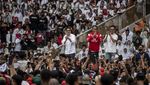 Momen Jokowi Sapa Ribuan Penggemar di Acara Nusantara Bersatu