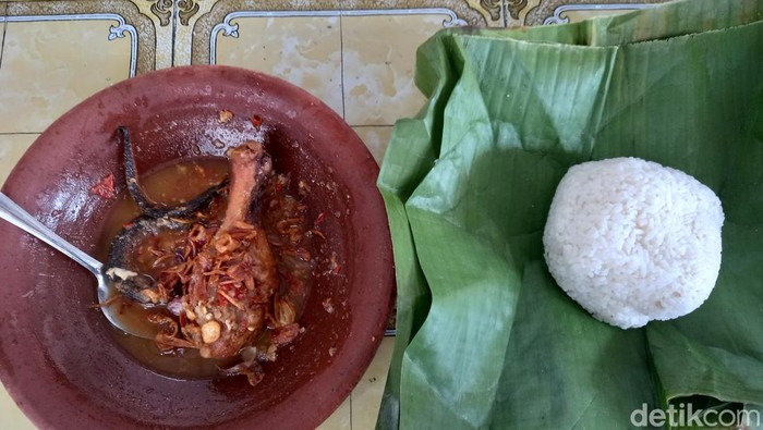 Nasi timbe cobek Subang.