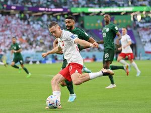 Keras! Tiga Kartu Kuning di 20 Menit Polandia vs Arab Saudi