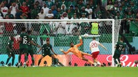 Babak I: Polandia Ungguli Arab Saudi 1-0, Szczesny Heroik