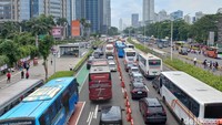 Selain itu, kemacetan panjang pun terjadi di Jalan Gatot Subroto mengarah ke Slipi (Anggi M/detikcom)