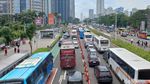 Macet Parah Sekitar GBK gegara Bus Relawan Jokowi Makan Badan Jalan