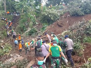 9 Orang di Mobil Al-Azhar Tertimbun Longsor Gempa Cianjur, Ada Balita