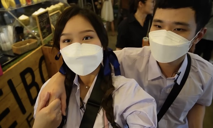 Serunya Sisca Kohl dan Jess No Limit Kulineran di Bangkok