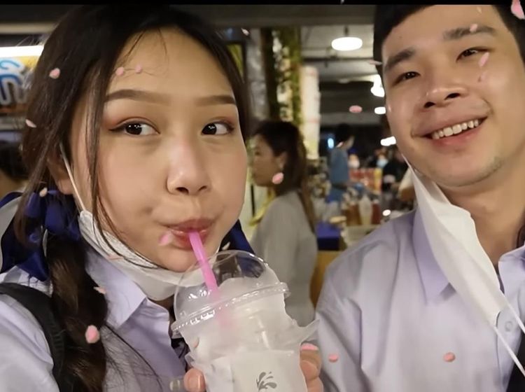 Bucin! Begini Serunya Sisca Kohl dan Jess No Limit Kulineran di Bangkok