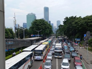 Polisi Urai Macet Sekitar GBK Imbas Bubaran Relawan Jokowi