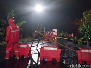 Jalan Perbatasan Kota Batu-Malang Ambrol, Jalur Roda Empat Dialihkan