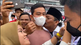 Gibran Trauma Dicium Bapak-bapak Berkumis Relawan Jokowi