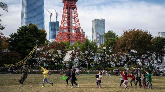 Ingin Penduduk Pindah dari Tokyo, Jepang Iming-imingi 1 Juta Yen Per-Anak
