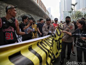 Bubarkan Tolak RKUHP di CFD, Polisi Minta Massa Taati Aturan Berpendapat