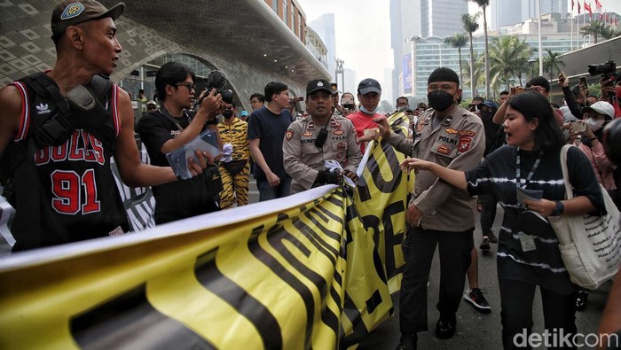 Aksi Tolak RKUHP di CFD Jakarta Dibubarkan Polisi