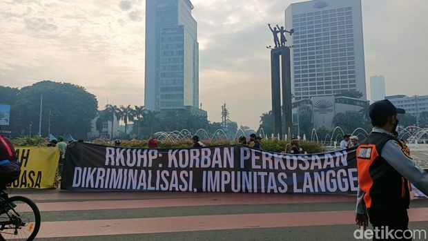 Aksi Tolak RKUHP di CFD Jakarta Dibubarkan Polisi