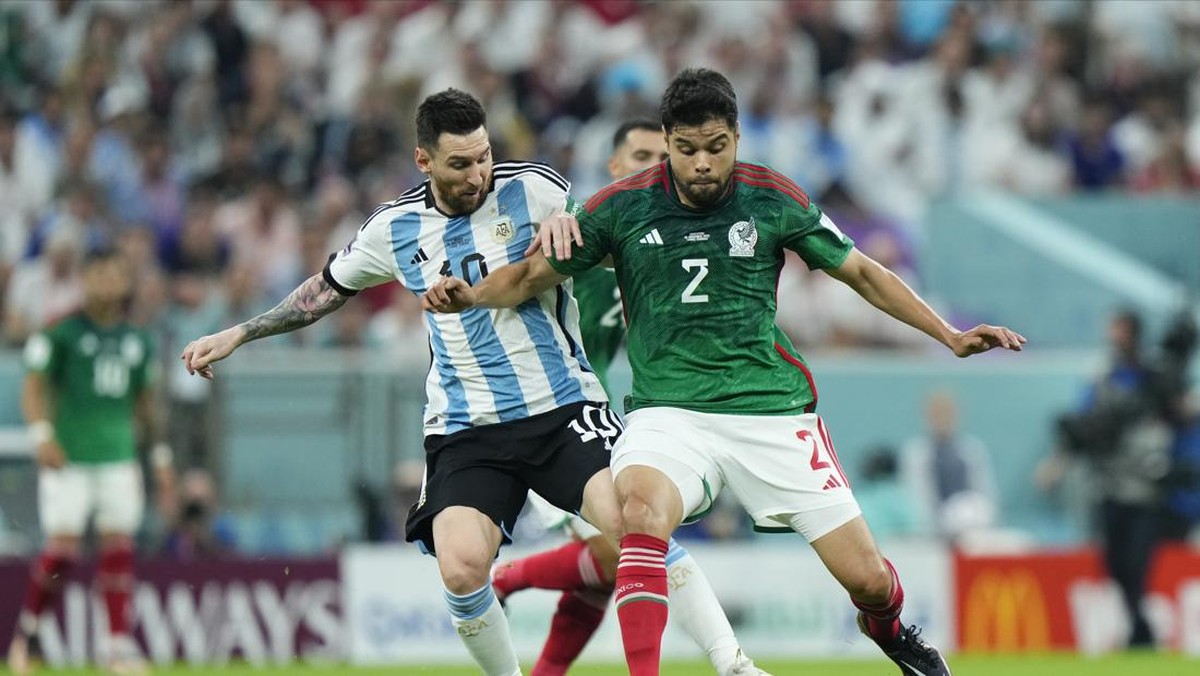 Babak I Argentina vs Meksiko (Foto: NurPhoto via Getty Images/NurPhoto)