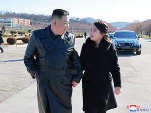 Putri Kim Jong Un Terlihat Berisi dan Berbaju Mewah, Warga Korut Marah