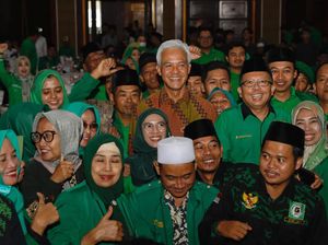 Ganjar Hadiri Rapimwil PPP Jateng dengan Rambut Putih