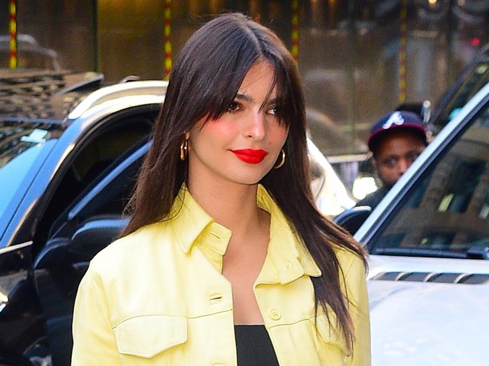 NEW YORK, NY - NOVEMBER 02:  Emily Ratajkowski is seen in midtown on November 2, 2022 in New York City.  (Photo by Raymond Hall/GC Images)