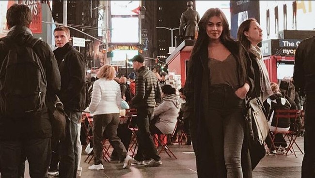 Georgina tidak menutupi fakta bahwa hidupnya dulu sulit. Selain pernah menjadi penjaga toko, Georgina juga mengaku tidak mampu membayar kontrakan yang bagus hingga kedinginan saat musim dingin dan kepanasan saat musim panas. Ketika itu, Georgina tinggal di flat bekas gudang.Foto: Instagram Georgina Rodriguez