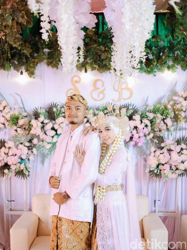 hasil foto yang diambil oleh Guntur, fotografer di Foto Studio Sanggau viral di media sosial.