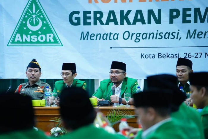 Ketum GP Ansor, Yaqut Cholil Qoumas dalam penutupan Konferensi Besar Ke-XXVI GP Ansor di Asrama Haji Kota Bekasi, Jawa Barat, Minggu (27/11/2022).