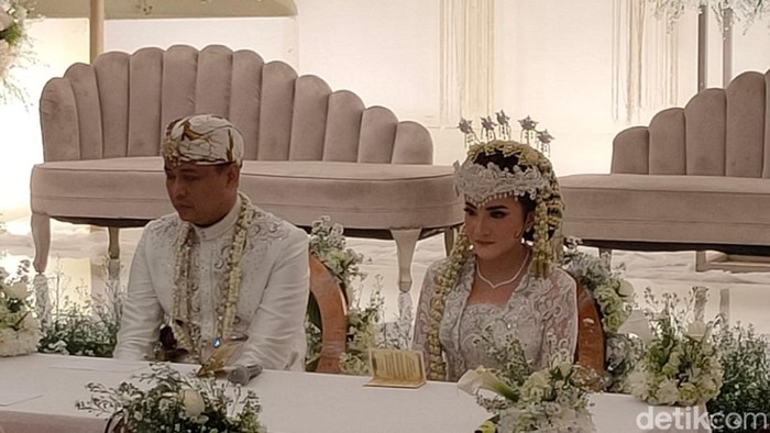 Kiki Amalia dan Agung Nugraha