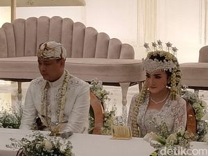 Dedi Mulyadi Hadiri Akad Nikah Kiki Amalia dan Agung Nugraha