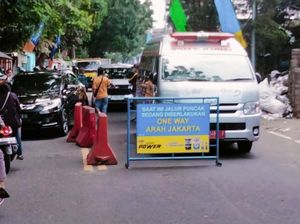 Lalin Kawasan Puncak Macet, One Way Arah Jakarta Diberlakukan
