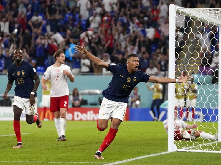 Bungkam Denmark, Brace Mbappe Bawa Prancis ke 16 Besar