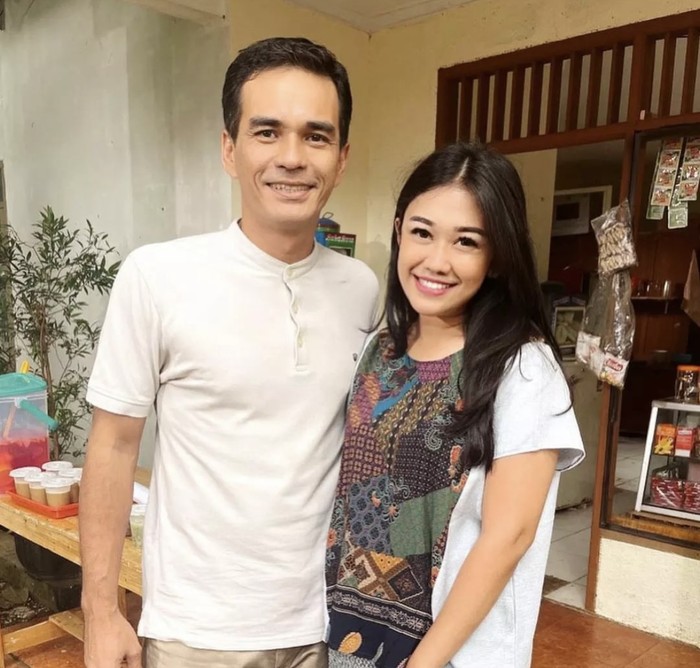 Momen Seru Teddy Syah Makan di Lokasi Syuting hingga Bareng Keluarga Momen Seru Teddy Syah Makan di Lokasi Syuting hingga Bareng Keluarga