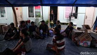 Sebanyak 48 jiwa terdampak akibat bencana itu dan mereka sementara tinggal di tenda pengungsian.