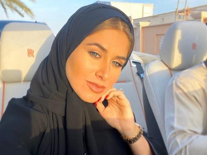 Pesona Zulay Pogba saat pakai hijab mencuti atensi warganet di media sosial. Pesona Zulay Pogba saat pakai hijab mencuti atensi warganet di media sosial.