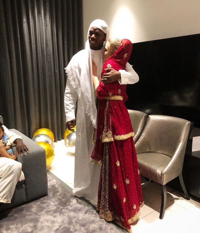 Zulay dan Pogba menikah pada 2019. Dilansir The Sun, Zulay yang dibesarkan di keluarga Kristiani pindah agama menjadi Muslim setelah dinikahi bintang Juventus itu. Foto: Dok. Instagram @zulaypogba.