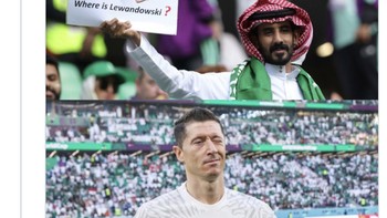 Sejak mengalahkan Tim Tango, fans Arab Saudi sesumbar dengan mengejak dulu Where is Lewandowski. Foto: Twitter