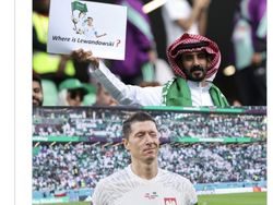 Meme Lewandowski Bungkam Mulut Netizen: Where is Saudi Arabia?