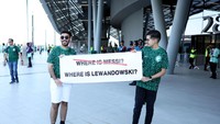 Karma Suporter Arab Saudi Bawa Spanduk Mana Lewandowski?