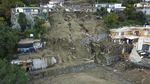 Porak-poranda Pulau Ischia Italia Diterjang Longsor