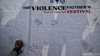 Tahun Hari Anti Kekerasan Terhadap Perempuan Internasional 2022 mengusung tema UNiTE! Activism to End Violence against Women & Girls artinya Bersatu! Aktivisme untuk Mengakhiri Kekerasan terhadap Perempuan & Anak Perempuan. 